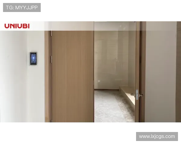 Osimhen在双人包夹中的应对策略展现顶级前锋的智慧与技术分析 Osimhen在双人包夹中的应对策略展现顶级前锋的智慧与技术分析