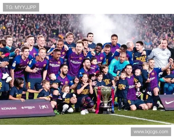 西甲新赛季战火重燃，豪门球队激烈争夺榜首宝座表现分析