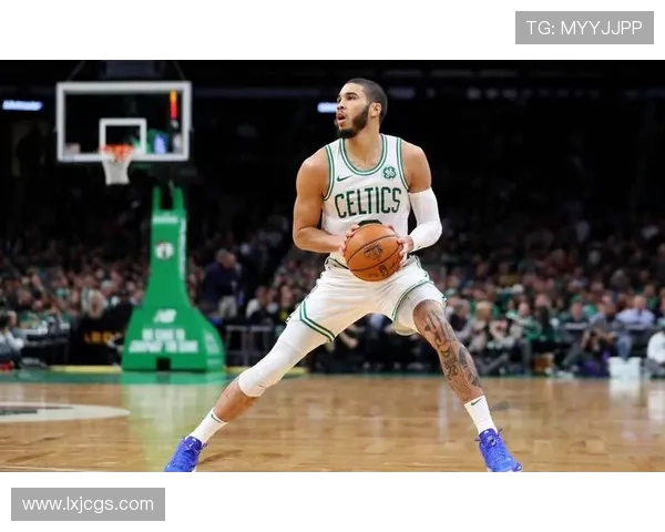 怀特首发挡拆牵制塔图姆拉开空间 明显提升关键效率